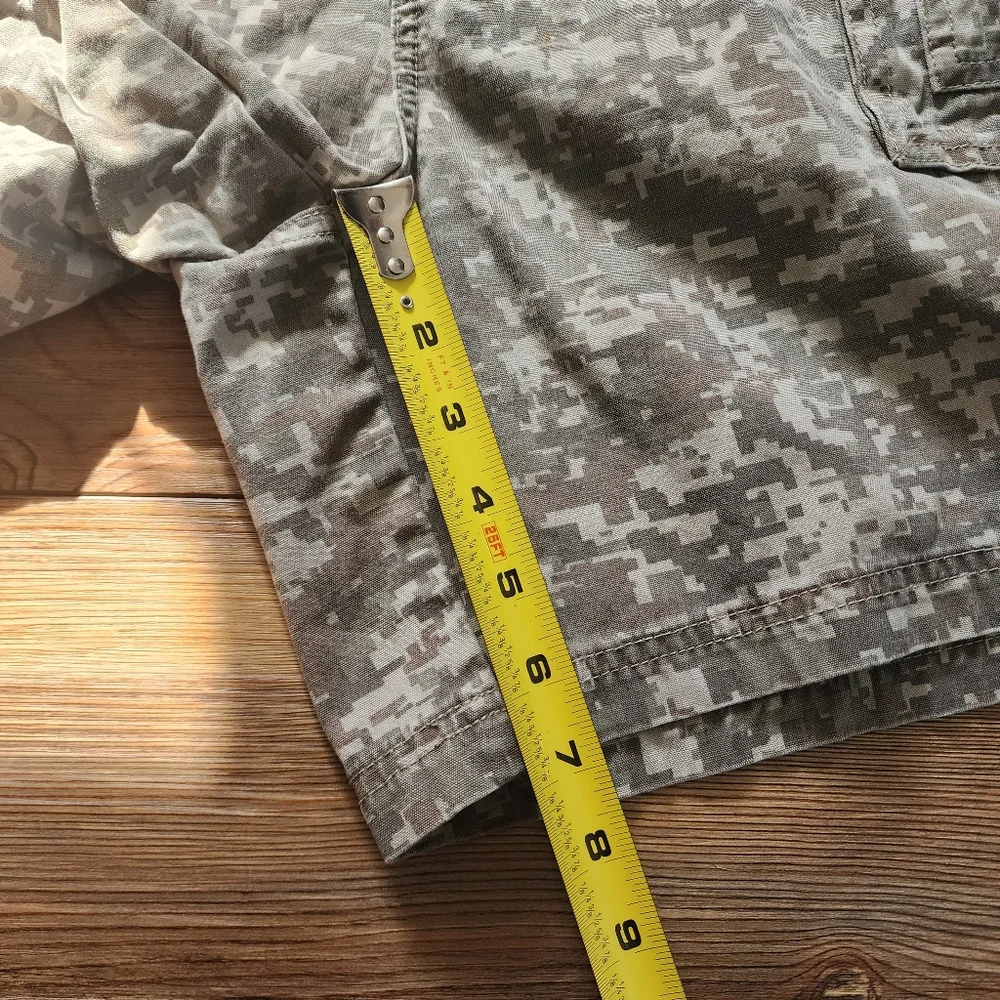 Cabela's Cargo Shorts Mens 42 Digital Camo 7 Pocket Hiker